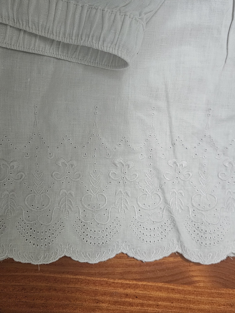 Rachel Ashwell 100% Linen White Casual Pants With Lasercut Bottom Hem Detail Med - Picture 5 of 9